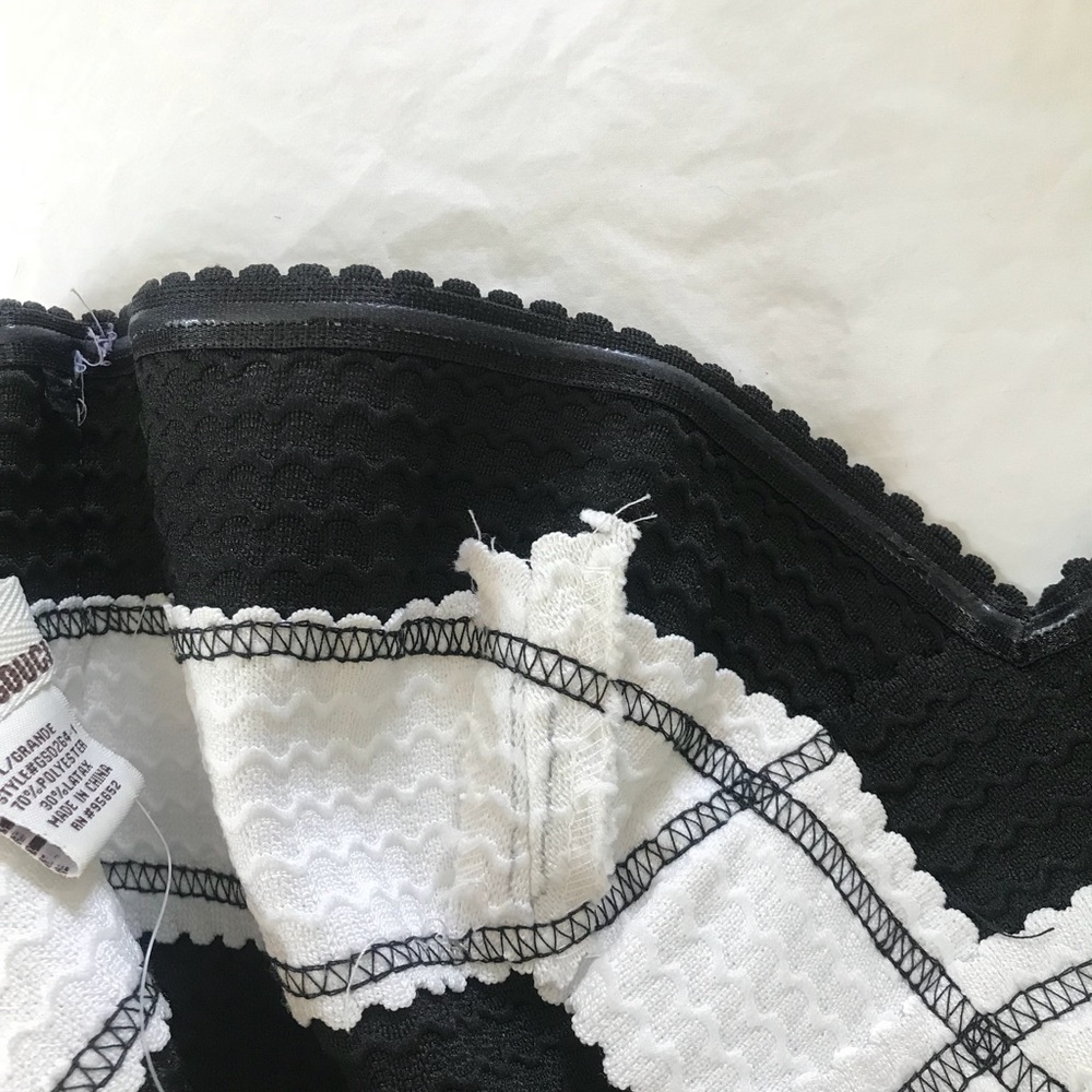 San Souci-strapless black and white bandage mini - Picture 7 of 8